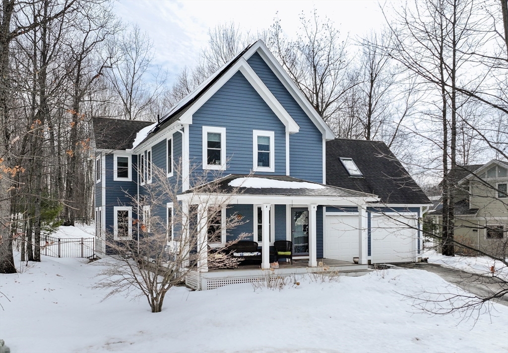 72 Emerson Way, Northampton, Massachusetts, 4 Bedrooms Bedrooms, 10 Rooms Rooms,2.5 BathroomsBathrooms,Residential,For Sale,Emerson Way,73484822