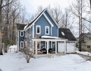 72 Emerson Way, Northampton, Massachusetts, 4 Bedrooms Bedrooms, 10 Rooms Rooms,2.5 BathroomsBathrooms,Residential,For Sale,Emerson Way,73484822