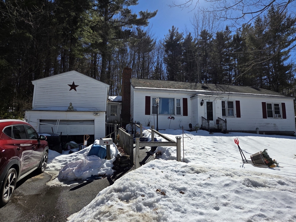 188 Blanchard Street, Gardner, Massachusetts, 3 Bedrooms Bedrooms, 6 Rooms Rooms,1 BathroomBathrooms,Residential,For Sale,Blanchard Street,73484705