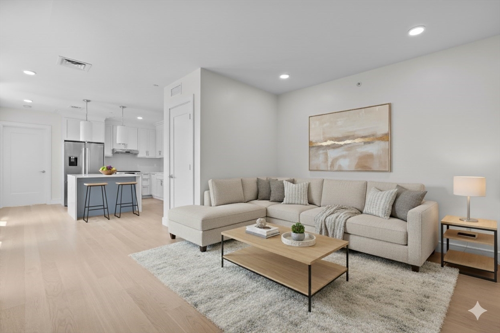 301 Border Street, Boston, Massachusetts, 2 Bedrooms Bedrooms, 4 Rooms Rooms,2 BathroomsBathrooms,Residential,For Sale,Border Street,73484747