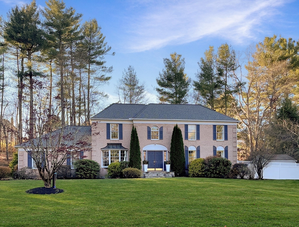 48 Dover Circle, Franklin, Massachusetts, 4 Bedrooms Bedrooms, 13 Rooms Rooms,2.5 BathroomsBathrooms,Residential,For Sale,Dover Circle,73484861