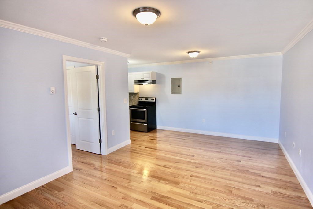 14 Arizona Terrace, Arlington, Massachusetts, 1 Bedroom Bedrooms, 3 Rooms Rooms,1 BathroomBathrooms,Residential Lease,For Rent,Arizona Terrace,73484877