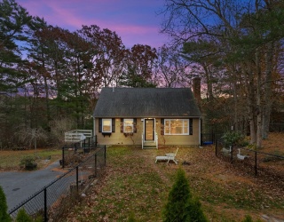 163 Lake Dr, Plymouth, Massachusetts, 3 Bedrooms Bedrooms, 6 Rooms Rooms,1 BathroomBathrooms,Residential,For Sale,Lake Dr,73484919