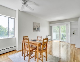 231 Coolidge Ave, Watertown, Massachusetts, 2 Bedrooms Bedrooms, 4 Rooms Rooms,1 BathroomBathrooms,Residential,For Sale,Coolidge Ave,73484981