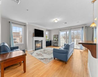 717 Hampton Way, Abington, Massachusetts, 2 Bedrooms Bedrooms, 4 Rooms Rooms,2 BathroomsBathrooms,Residential,For Sale,Hampton Way,73480816