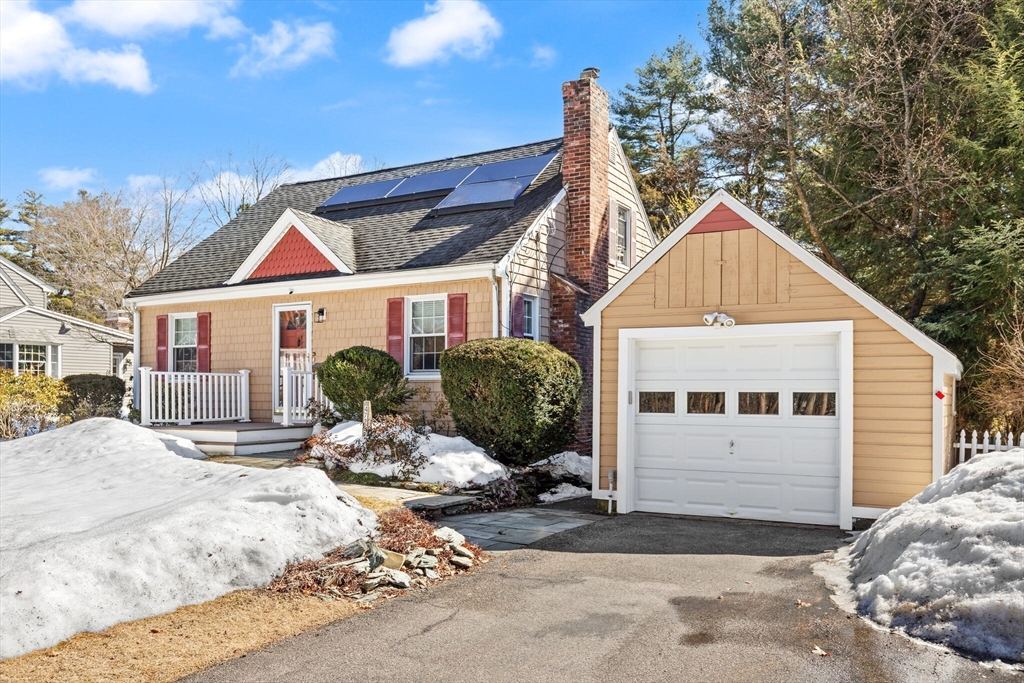 472 Brook St, Framingham, Massachusetts, 4 Bedrooms Bedrooms, 8 Rooms Rooms,2 BathroomsBathrooms,Residential,For Sale,Brook St,73485010