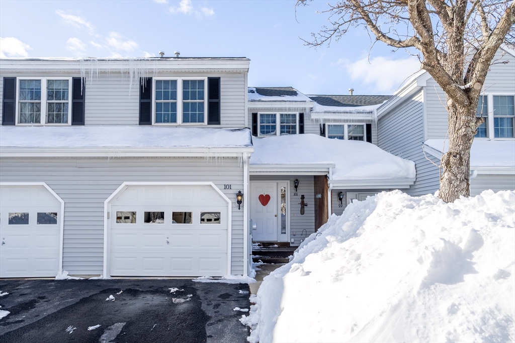 101 Bridle Cross Rd, Fitchburg, Massachusetts, 2 Bedrooms Bedrooms, 5 Rooms Rooms,1.5 BathroomsBathrooms,Residential,For Sale,Bridle Cross Rd,73485015