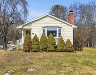 180 Southwick St, Agawam, Massachusetts, 2 Bedrooms Bedrooms, 4 Rooms Rooms,1 BathroomBathrooms,Residential,For Sale,Southwick St,73485061