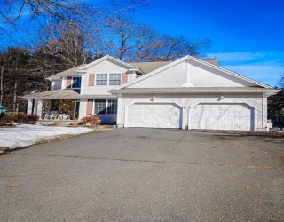 40 Hawks Cir, Westfield, Massachusetts, 3 Bedrooms Bedrooms, 6 Rooms Rooms,2.5 BathroomsBathrooms,Residential,For Sale,Hawks Cir,73485226