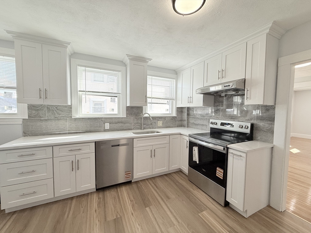 204 Farrington St, Quincy, Massachusetts, 2 Bedrooms Bedrooms, 4 Rooms Rooms,1 BathroomBathrooms,Residential Lease,For Rent,Farrington St,73485227