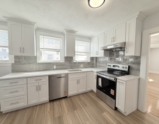 204 Farrington St, Quincy, Massachusetts, 2 Bedrooms Bedrooms, 4 Rooms Rooms,1 BathroomBathrooms,Residential Lease,For Rent,Farrington St,73485227