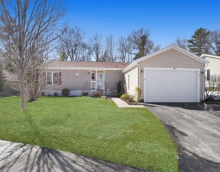 3 Leslie Court, Rockland, Massachusetts, 2 Bedrooms Bedrooms, 5 Rooms Rooms,2 BathroomsBathrooms,Residential,For Sale,Leslie Court,73485204