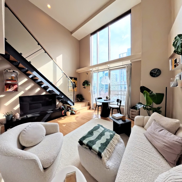 1 Earhart Street, Cambridge, Massachusetts, 1 Bedroom Bedrooms, 2 Rooms Rooms,1.5 BathroomsBathrooms,Residential,For Sale,Earhart Street,73485183