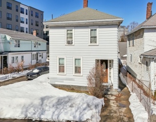 44 Elm Street, Quincy, Massachusetts, 4 Bedrooms Bedrooms, 12 Rooms Rooms,2.5 BathroomsBathrooms,Residential Income,For Sale,Elm Street,73485235