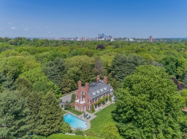 71 Sears Road, Brookline, Massachusetts, 6 Bedrooms Bedrooms, 14 Rooms Rooms,5 BathroomsBathrooms,Residential,For Sale,Sears Road,73485239 71 Sears Road, Brookline, Massachusetts, 6 Bedrooms Bedrooms, 14 Rooms Rooms,5 BathroomsBathrooms,Residential,For Sale,Sears Road,73485239