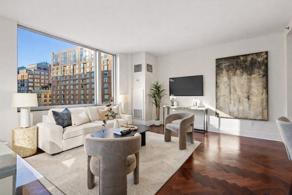 1 Charles St S, Boston, Massachusetts, 1 Bedroom Bedrooms, 3 Rooms Rooms,1.5 BathroomsBathrooms,Residential,For Sale,Charles St S,73485236