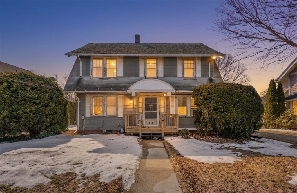 224 Riverdale St, West Springfield, Massachusetts, 4 Bedrooms Bedrooms, 7 Rooms Rooms,1.5 BathroomsBathrooms,Residential,For Sale,Riverdale St,73485033
