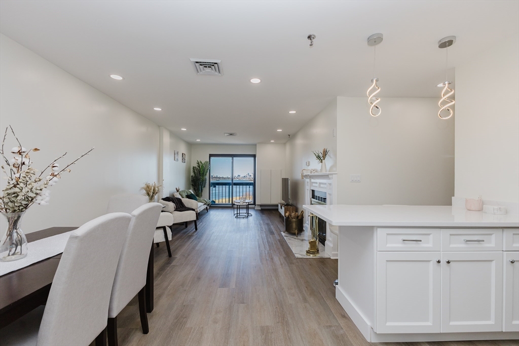 90 Quincy Shore Dr, Quincy, Massachusetts, 2 Bedrooms Bedrooms, 5 Rooms Rooms,2 BathroomsBathrooms,Residential,For Sale,Quincy Shore Dr,73485069