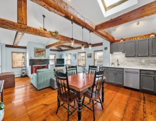 16 School, Beverly, Massachusetts, 2 Bedrooms Bedrooms, 4 Rooms Rooms,1 BathroomBathrooms,Residential,For Sale,School,73485099