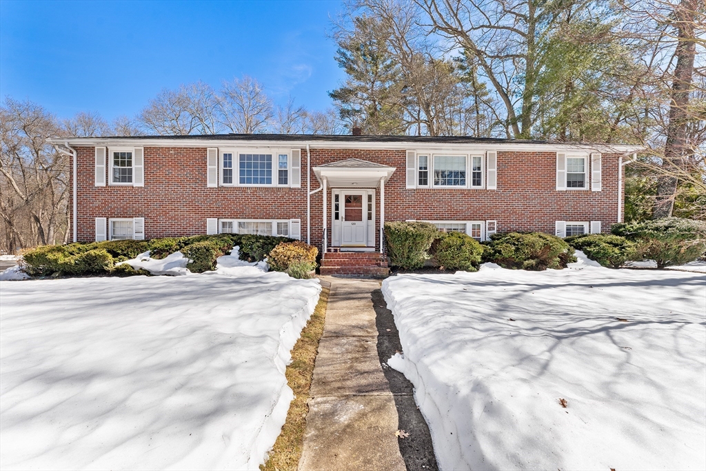120 Mary Ln, Bridgewater, Massachusetts, 2 Bedrooms Bedrooms, 4 Rooms Rooms,1 BathroomBathrooms,Residential,For Sale,Mary Ln,73485110