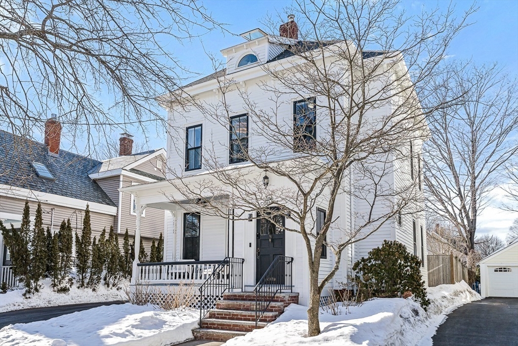 104 Cottage Street, Melrose, Massachusetts, 4 Bedrooms Bedrooms, 9 Rooms Rooms,2 BathroomsBathrooms,Residential,For Sale,Cottage Street,73485040