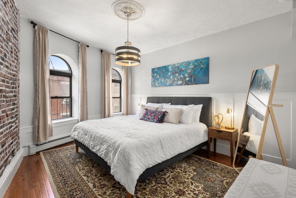165 Salem Street, Boston, Massachusetts, 2 Bedrooms Bedrooms, 6 Rooms Rooms,1 BathroomBathrooms,Residential Lease,For Rent,Salem Street,73485114