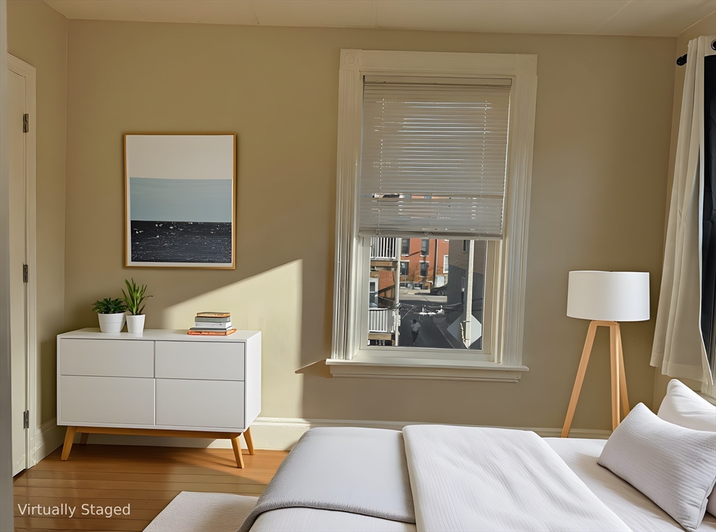 4 Elbow Street, Boston, Massachusetts, 2 Bedrooms Bedrooms, 5 Rooms Rooms,1 BathroomBathrooms,Residential Lease,For Rent,Elbow Street,73485297