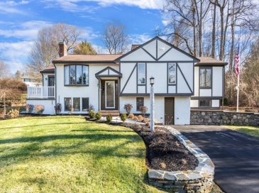 201 Crossfield Road, Franklin, Massachusetts, 4 Bedrooms Bedrooms, 12 Rooms Rooms,3.5 BathroomsBathrooms,Residential,For Sale,Crossfield Road,73471803