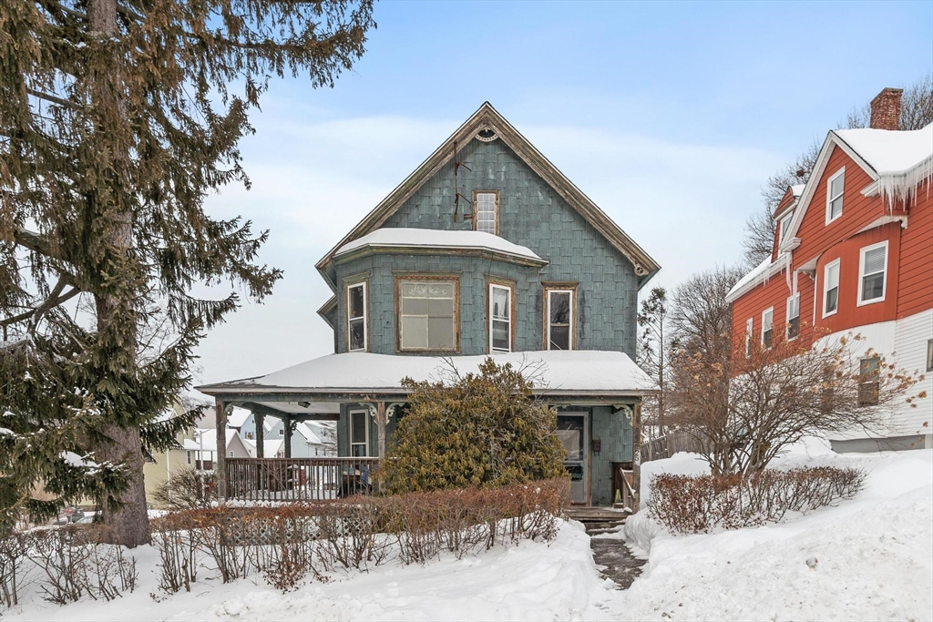 25 Mckinley Rd, Worcester, Massachusetts, 5 Bedrooms Bedrooms, 12 Rooms Rooms,2 BathroomsBathrooms,Residential Income,For Sale,Mckinley Rd,73472448