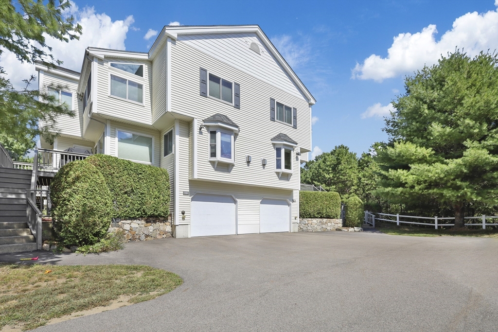 1303 Old Bridge Ln, Bellingham, Massachusetts, 2 Bedrooms Bedrooms, 5 Rooms Rooms,2.5 BathroomsBathrooms,Residential,For Sale,Old Bridge Ln,73444104
