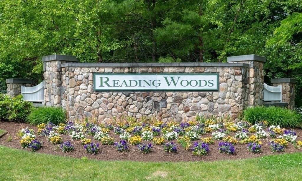 75 Augustus Ct, Reading, Massachusetts, 1 Bedroom Bedrooms, 4 Rooms Rooms,1 BathroomBathrooms,Residential,For Sale,Augustus Ct,73475356
