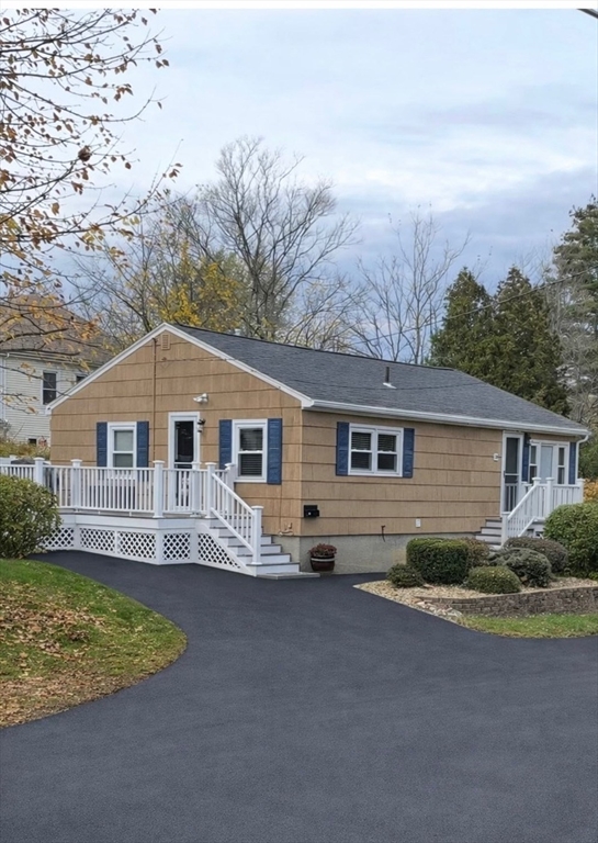 20 Woodcock Ave, Haverhill, Massachusetts, 3 Bedrooms Bedrooms, 6 Rooms Rooms,1 BathroomBathrooms,Residential,For Sale,Woodcock Ave,73485341