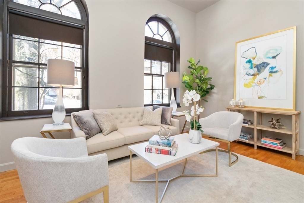 60 W Glen Rd, Brookline, Massachusetts, 2 Bedrooms Bedrooms, 4 Rooms Rooms,1 BathroomBathrooms,Residential,For Sale,W Glen Rd,73485348