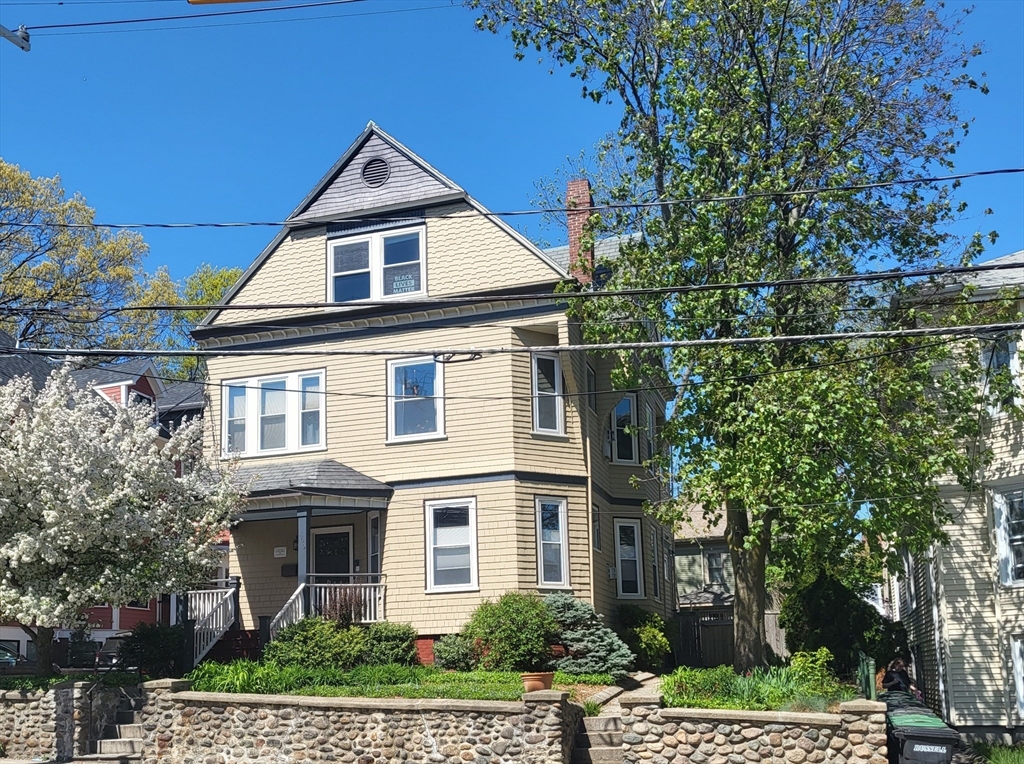 109 Summer Street, Somerville, Massachusetts, 2 Bedrooms Bedrooms, 5 Rooms Rooms,1 BathroomBathrooms,Residential,For Sale,Summer Street,73485538