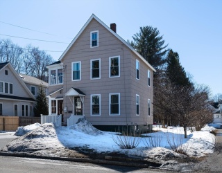 40 Clark St, Easthampton, Massachusetts, 4 Bedrooms Bedrooms, 7 Rooms Rooms,2.5 BathroomsBathrooms,Residential,For Sale,Clark St,73485598