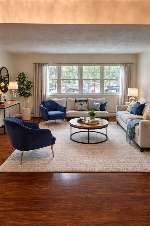 15 Cass Street, Boston, Massachusetts, 2 Bedrooms Bedrooms, 4 Rooms Rooms,1 BathroomBathrooms,Residential,For Sale,Cass Street,73485602