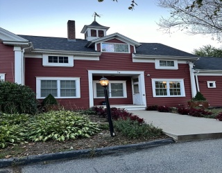 54 Longmeadow Rd, Taunton, Massachusetts, 1 Bedroom Bedrooms, 3 Rooms Rooms,1 BathroomBathrooms,Residential Lease,For Rent,Longmeadow Rd,73485606