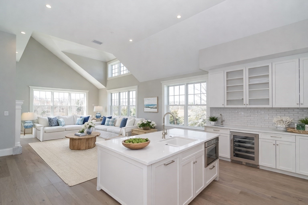 87 Elm Street, Cohasset, Massachusetts, 2 Bedrooms Bedrooms, 5 Rooms Rooms,2 BathroomsBathrooms,Residential,For Sale,Elm Street,73485373