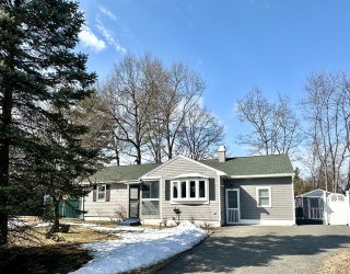 14 Melinda Ln, Easthampton, Massachusetts, 3 Bedrooms Bedrooms, 5 Rooms Rooms,2 BathroomsBathrooms,Residential,For Sale,Melinda Ln,73485542