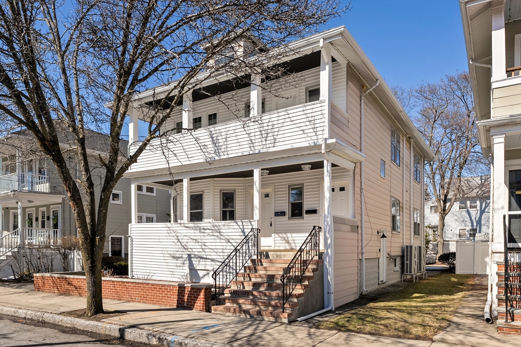 52-54 Woodrow Avenue, Medford, Massachusetts, 2 Bedrooms Bedrooms, 7 Rooms Rooms,2 BathroomsBathrooms,Residential,For Sale,Woodrow Avenue,73485396