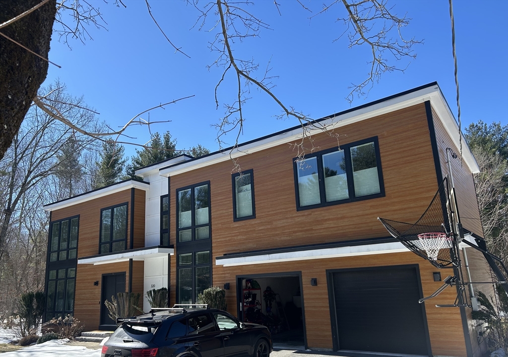320 Norwood St, Sharon, Massachusetts, 4 Bedrooms Bedrooms, 12 Rooms Rooms,4.5 BathroomsBathrooms,Residential Lease,For Rent,Norwood St,73485644