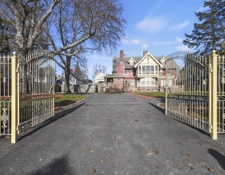 34 South Street, Brockton, Massachusetts, 10 Bedrooms Bedrooms, 14 Rooms Rooms,6 BathroomsBathrooms,Residential,For Sale,South Street,73485406