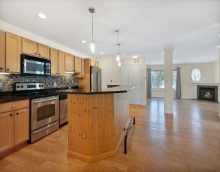 10 Westchester Drive, Haverhill, Massachusetts, 2 Bedrooms Bedrooms, 5 Rooms Rooms,2 BathroomsBathrooms,Residential,For Sale,Westchester Drive,73485416