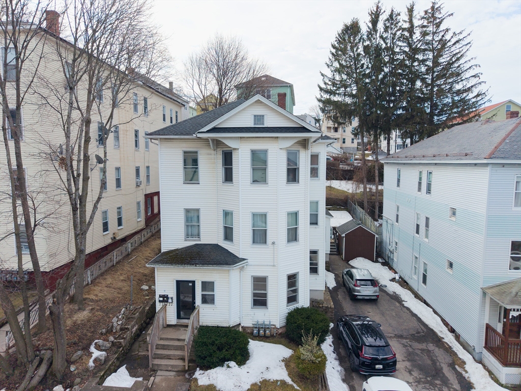 10 Alpine, Worcester, Massachusetts, 3 Bedrooms Bedrooms, 7 Rooms Rooms,2 BathroomsBathrooms,Residential Lease,For Rent,Alpine,73485421