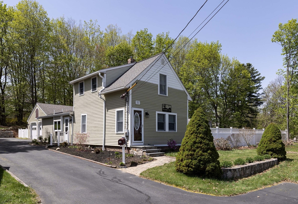 13 Summer St, Hopkinton, Massachusetts, 3 Bedrooms Bedrooms, 7 Rooms Rooms,2 BathroomsBathrooms,Residential,For Sale,Summer St,73485454