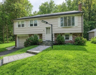 90 Charles Circle, Stoughton, Massachusetts, 4 Bedrooms Bedrooms, 9 Rooms Rooms,2 BathroomsBathrooms,Residential,For Sale,Charles Circle,73485459