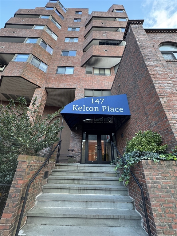 147 Kelton, Boston, Massachusetts, 2 Bedrooms Bedrooms, 2 Rooms Rooms,2 BathroomsBathrooms,Residential,For Sale,Kelton,73485469