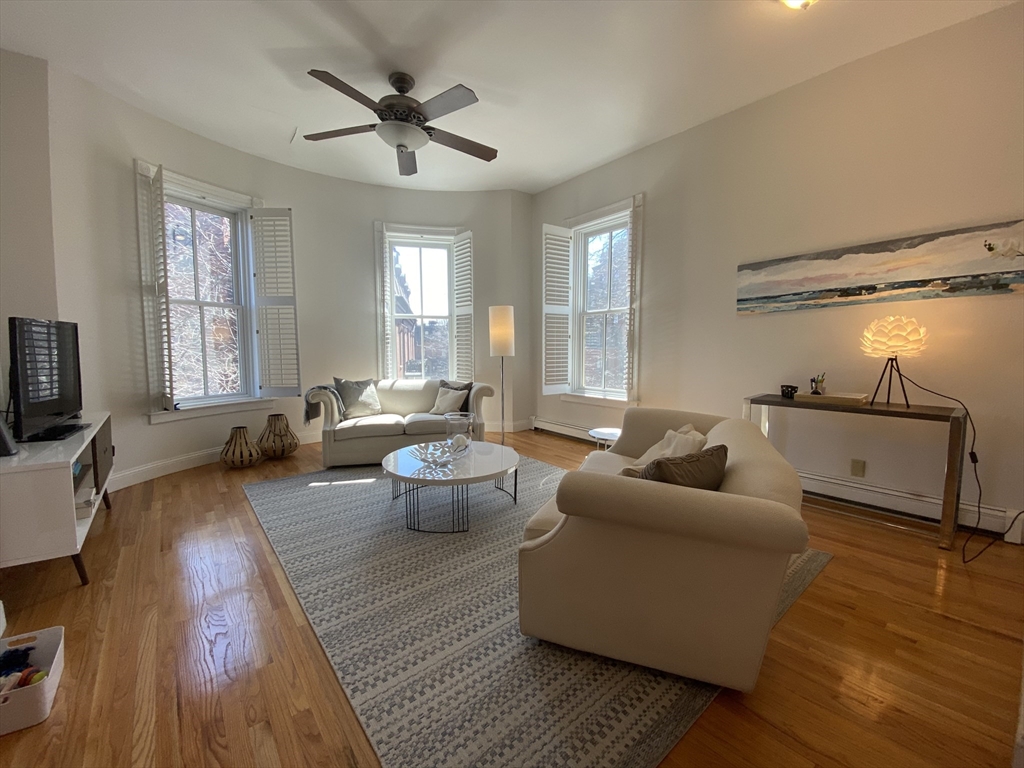 380 Columbus Avenue, Boston, Massachusetts, 2 Bedrooms Bedrooms, 5 Rooms Rooms,1 BathroomBathrooms,Residential Lease,For Rent,Columbus Avenue,73485473