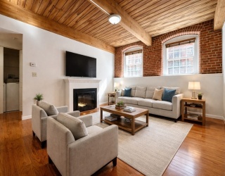 4 Bishop Street, Framingham, Massachusetts, 2 Bedrooms Bedrooms, 4 Rooms Rooms,2 BathroomsBathrooms,Residential Lease,For Rent,Bishop Street,73485496