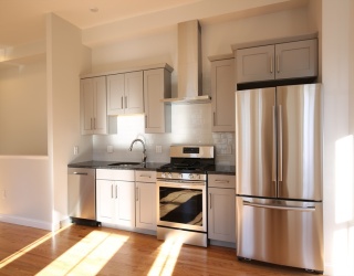 19 Lincoln Ave, Somerville, Massachusetts, 4 Bedrooms Bedrooms, 7 Rooms Rooms,3 BathroomsBathrooms,Residential Lease,For Rent,Lincoln Ave,73485500